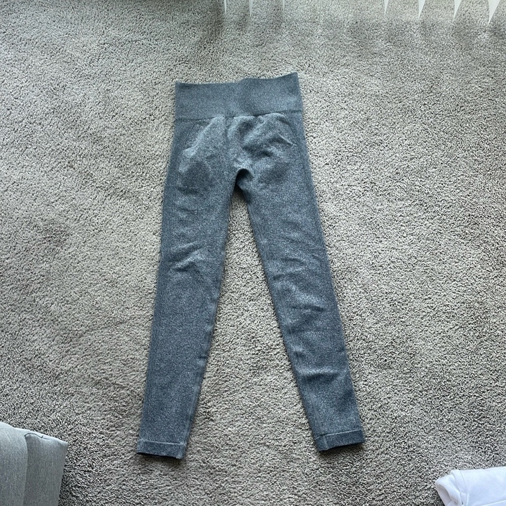 Halara Seemless butt scrunch leggings